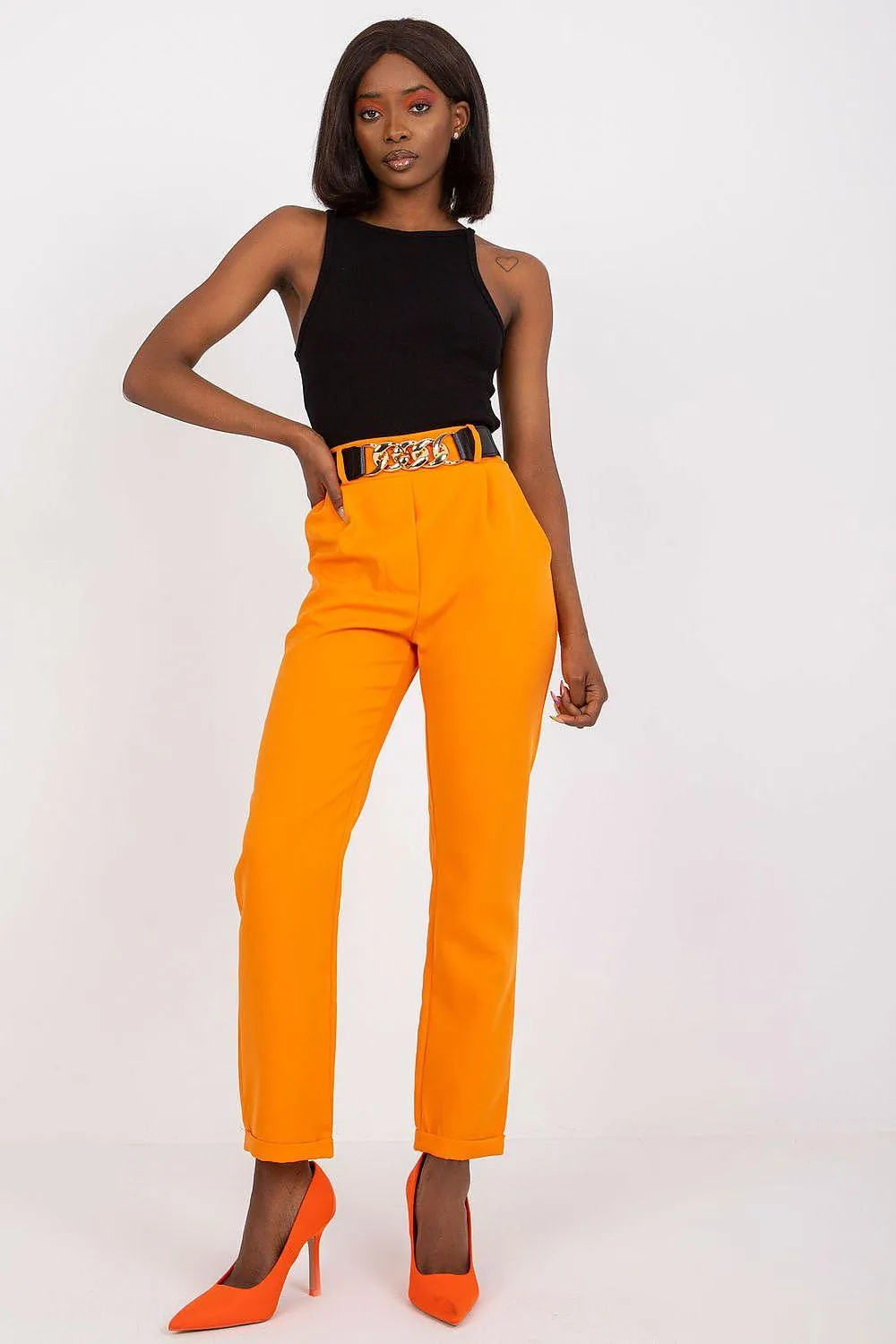 Chic Italian High-Waisted Trousers for Women: A Fashion Essential