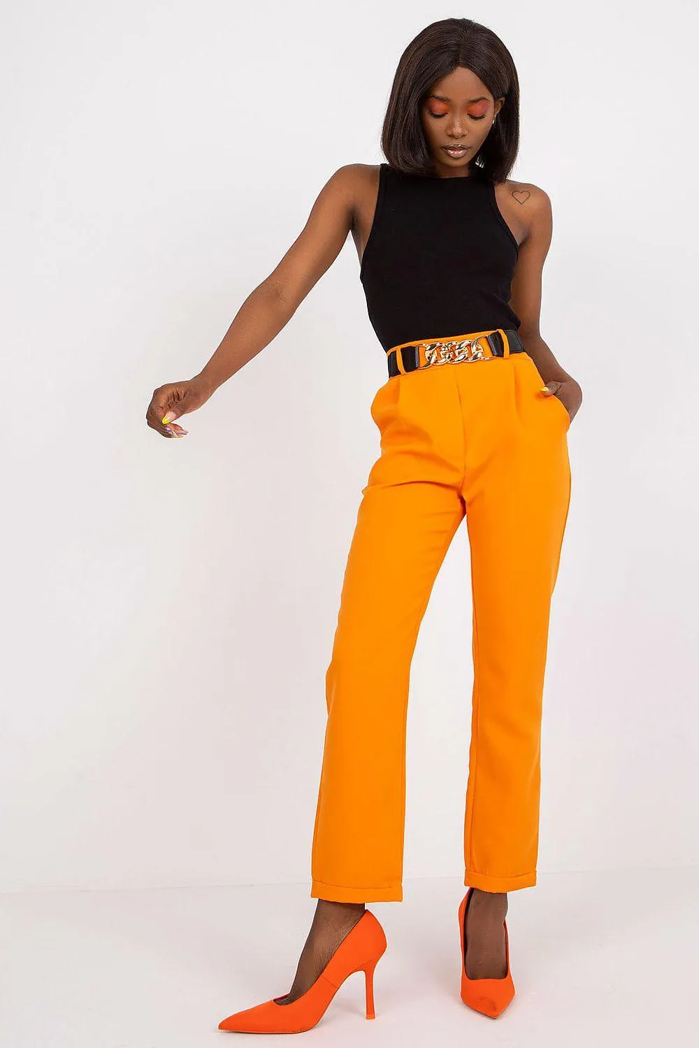 Chic Italian High-Waisted Trousers for Women: A Fashion Essential