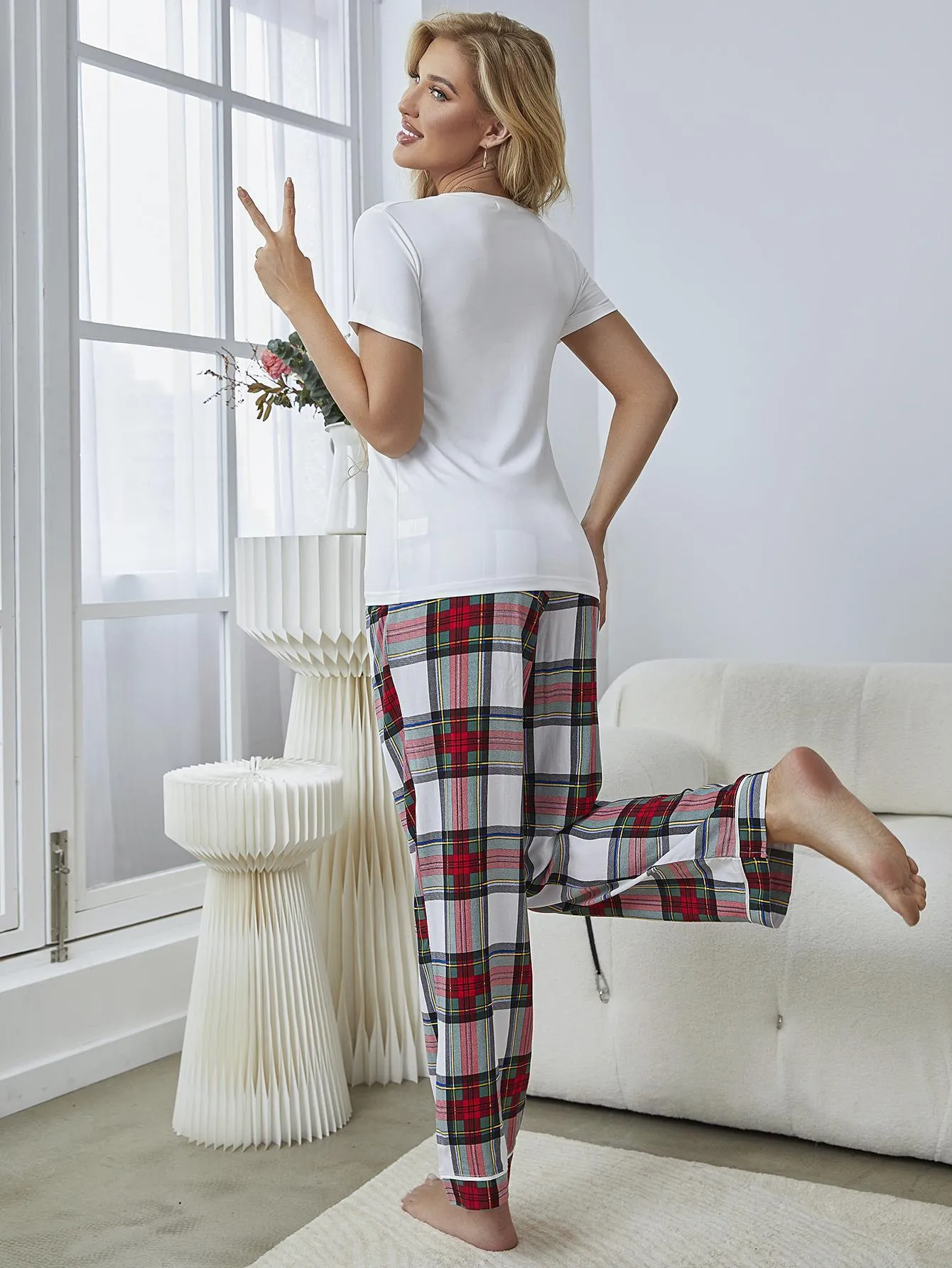 Chic V-Neck Plaid Lounge Set with Coordinating Pants - Fashionable Comfort Wear