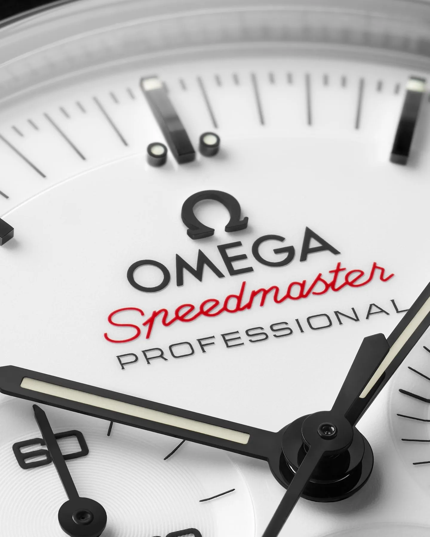 Certainly! Here’s an optimized title for the Omega Speedmaster Moonwatch Professional Master Chronometer with a White Dial:

**Omega Speedmaster Moonwatch Professional Master Chronometer – Elegant White Dial, Model 310.32.42.50.04.002**